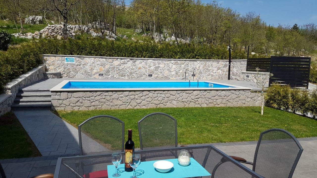 Villa Kos Lupoglav  Экстерьер фото