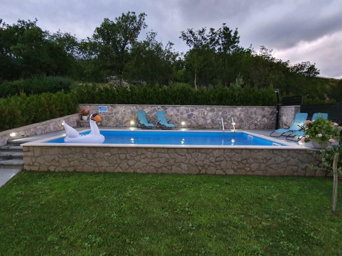 Villa Kos Lupoglav  Экстерьер фото