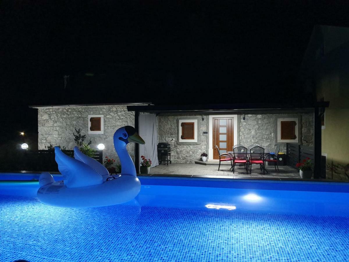 Villa Kos Lupoglav  Экстерьер фото