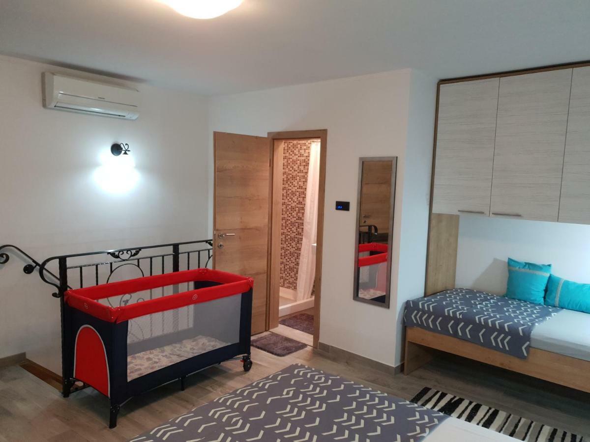 Villa Kos Lupoglav  Экстерьер фото